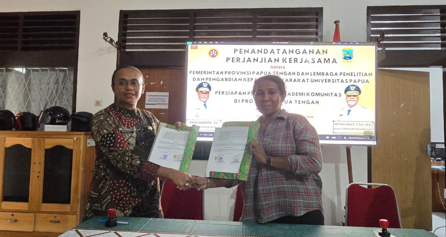PELATIHAN BAHASA INGGRIS UNTUK ANAK SD DAN SMP DI MIMIKA & PANIAI : KERJA SAMA PEMERINTAH PROVINSI PAPUA TENGAH DAN YAYASAN MUTIARA HITAM PAPUA
